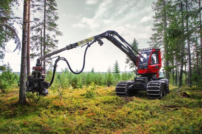 The latest machine from the Swedish manufacturer is operated with a single lever movement