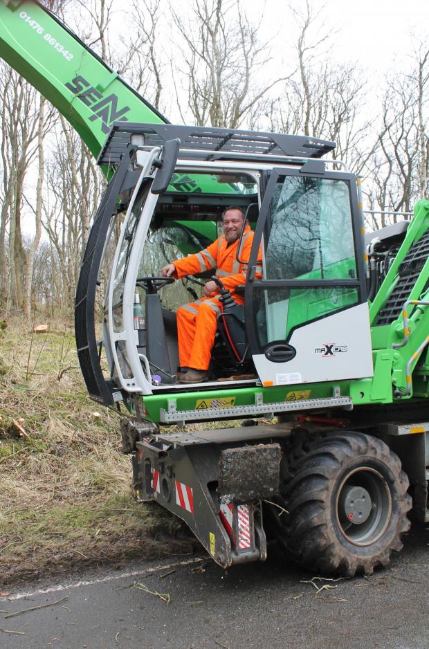 Forestry Journal: Kevin Russell knew that, given the right conditions, the Sennebogen 718 would prove itself to be the ideal machine for woodfuel harvesting and processing. Production is substantial and damage to the woodland floor and remaining trees is minimal.