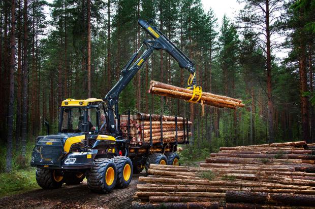 Forestry Journal: An Elk forwarder became Ponsse's 18,000th machine 