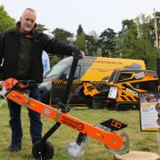 Patrick Watts shows off the Terminator Pro 500 on Predator's ARB Show stand