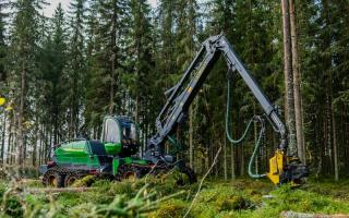 The H Series includes the 1270H and 1470H harvesters